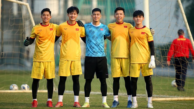 Thủ môn của U20 Việt Nam: Sinh năm 2005 cao 1m83, được ví như nam thần sân cỏ - Ảnh 3